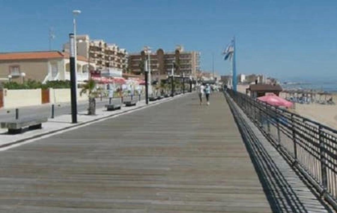 Apartment With Pool & Balcony Less Than 10Min Walk To La Mata Beach! Torrevieja Exterior photo