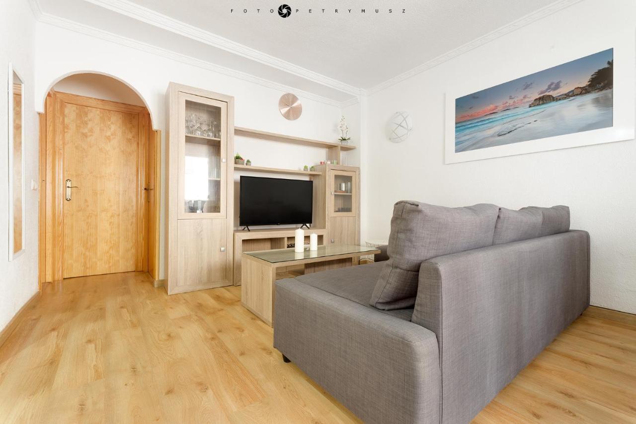 Apartment With Pool & Balcony Less Than 10Min Walk To La Mata Beach! Torrevieja Exterior photo